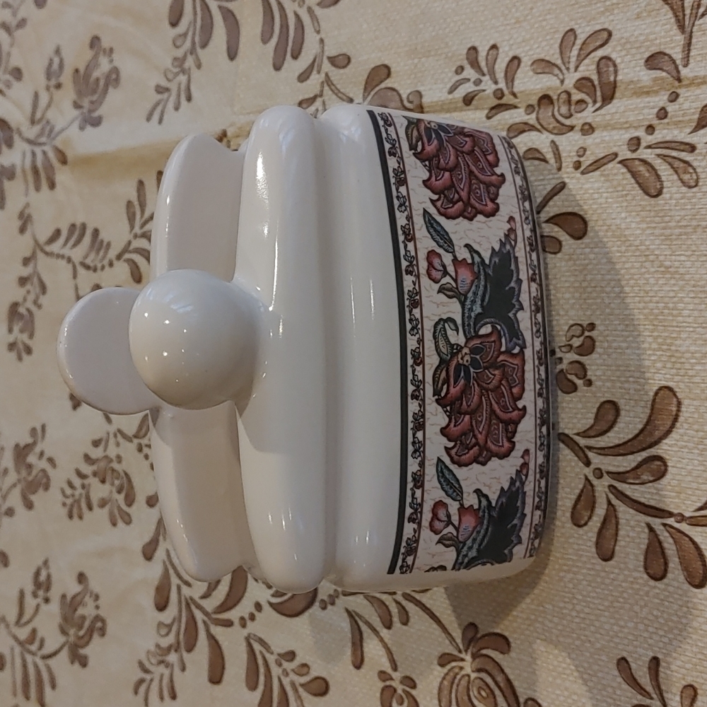 Preferred Stock "Paisley Garden Floral" Napkin Holder